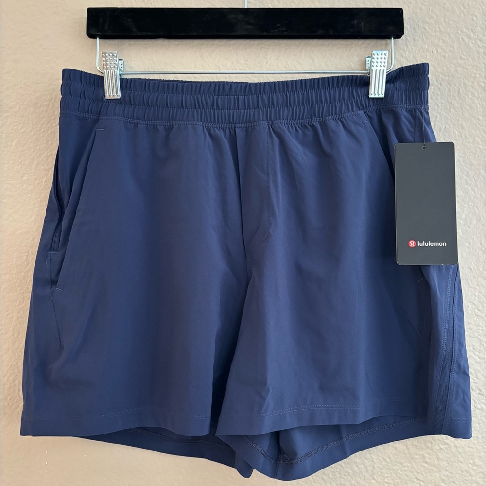 NWT Lululemon Navy Blue 5 inch Men's Pace Breaker Shorts Size Large